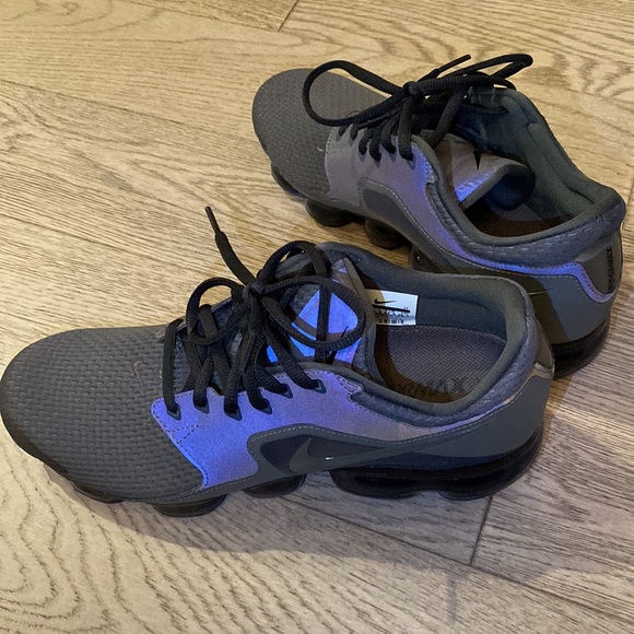 Nike Men’s Vapormax CS Midnight Fog in Excellent Condition with Reflective Coat - Picture 11 of 13